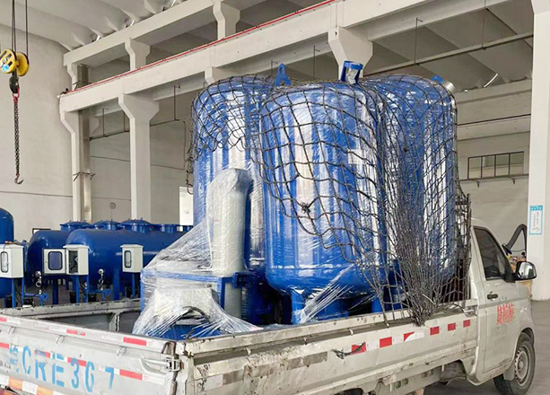 江苏宜兴整车直达膨胀罐4台+全自动软水器1台+反冲洗过滤器1台