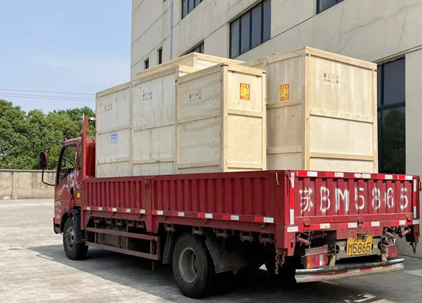 定压补水机组2套和全自动加药装置4套出口发货墨西哥！