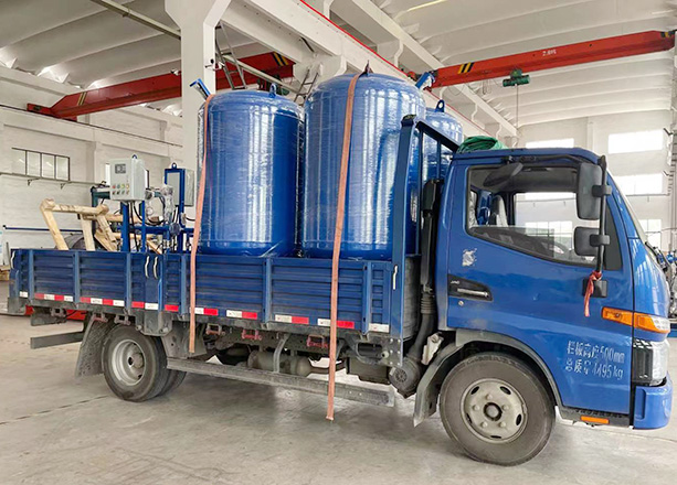 江西鹰潭专车发货4套分体式定压补水机组